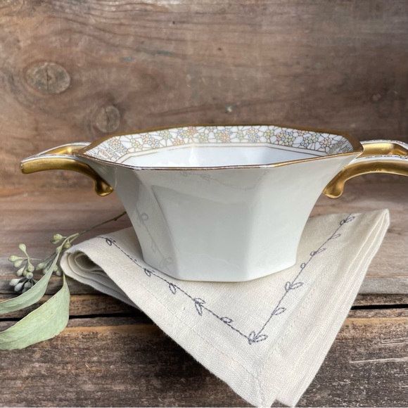 T&V Limoges France Depose Hand Painted Bowl with Gold Handles - Picture 9 of 11